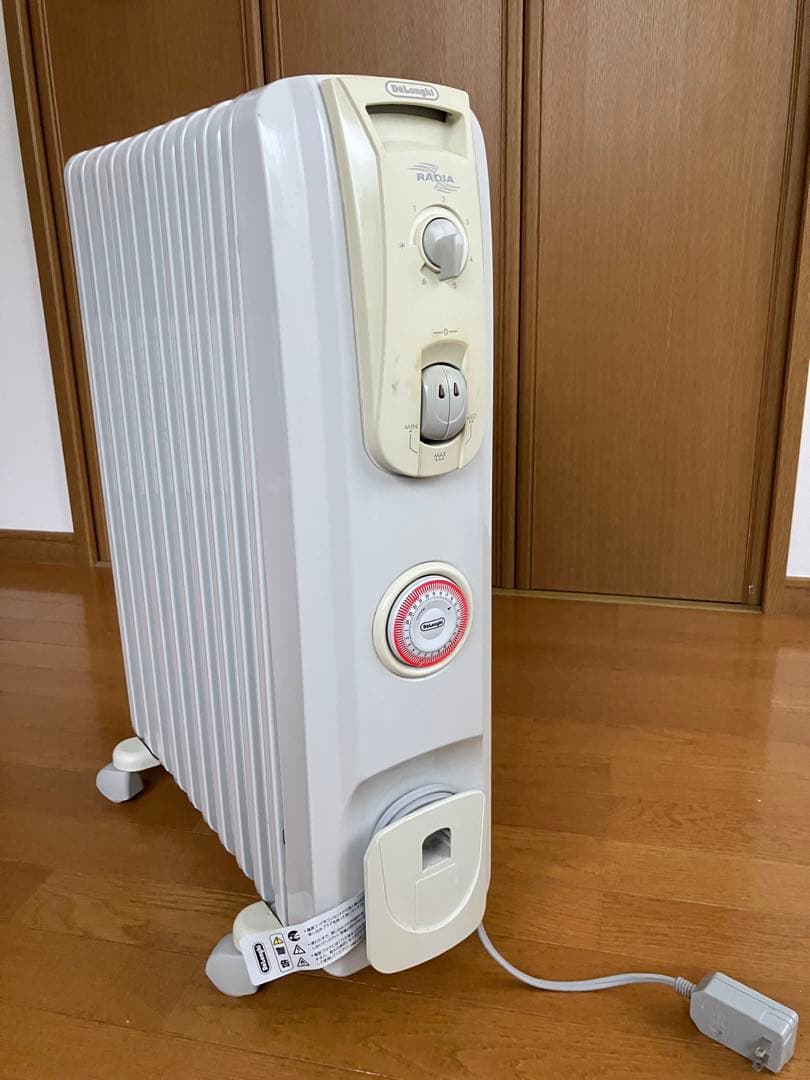 デロンギ　オイルヒーター　L字型フィン