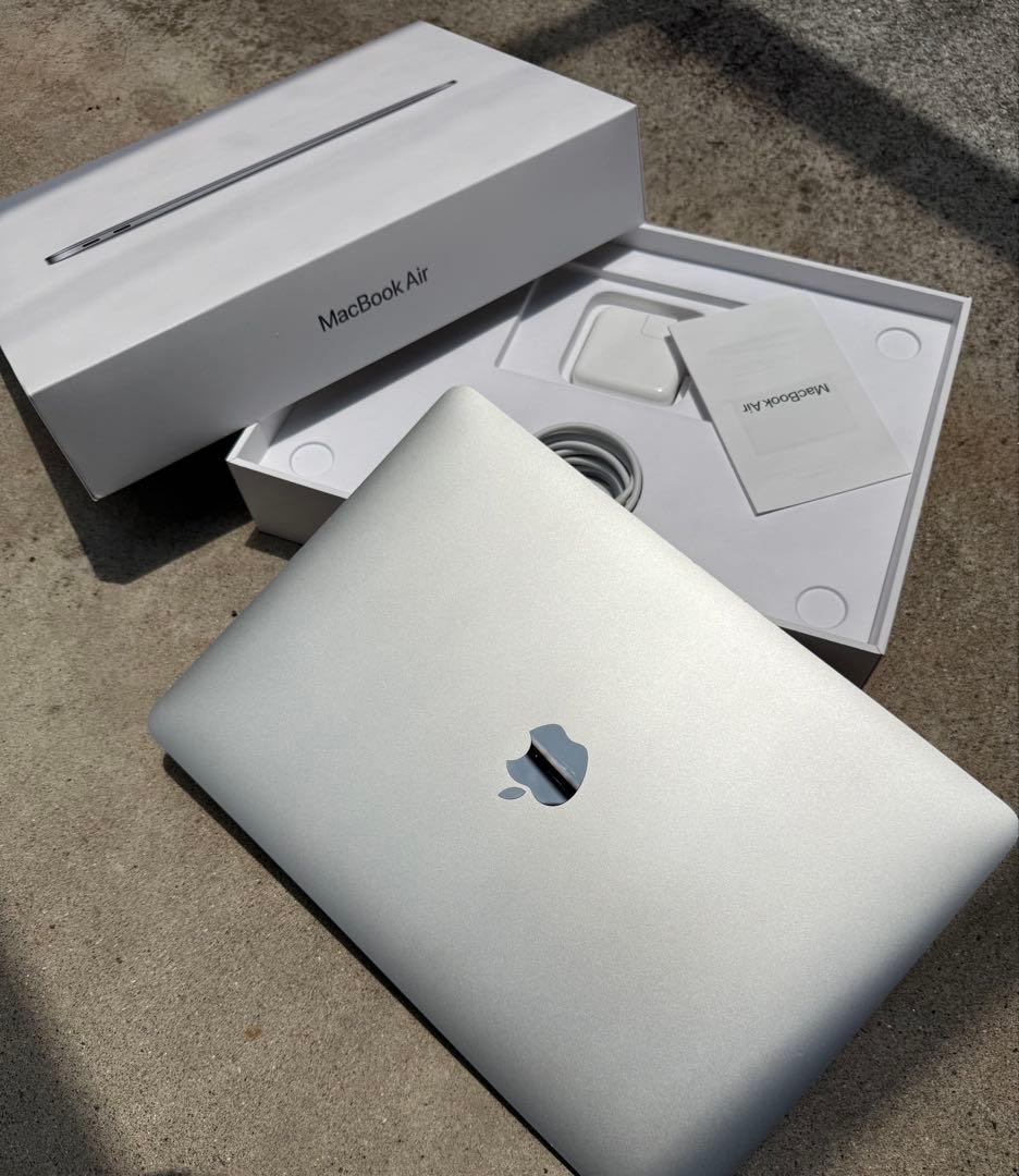 MacBook Air 2020　M1/8GB/256GB/13インチ