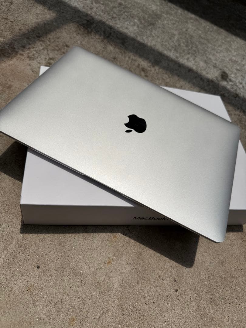 MacBook Air 2020　M1/8GB/256GB/13インチ