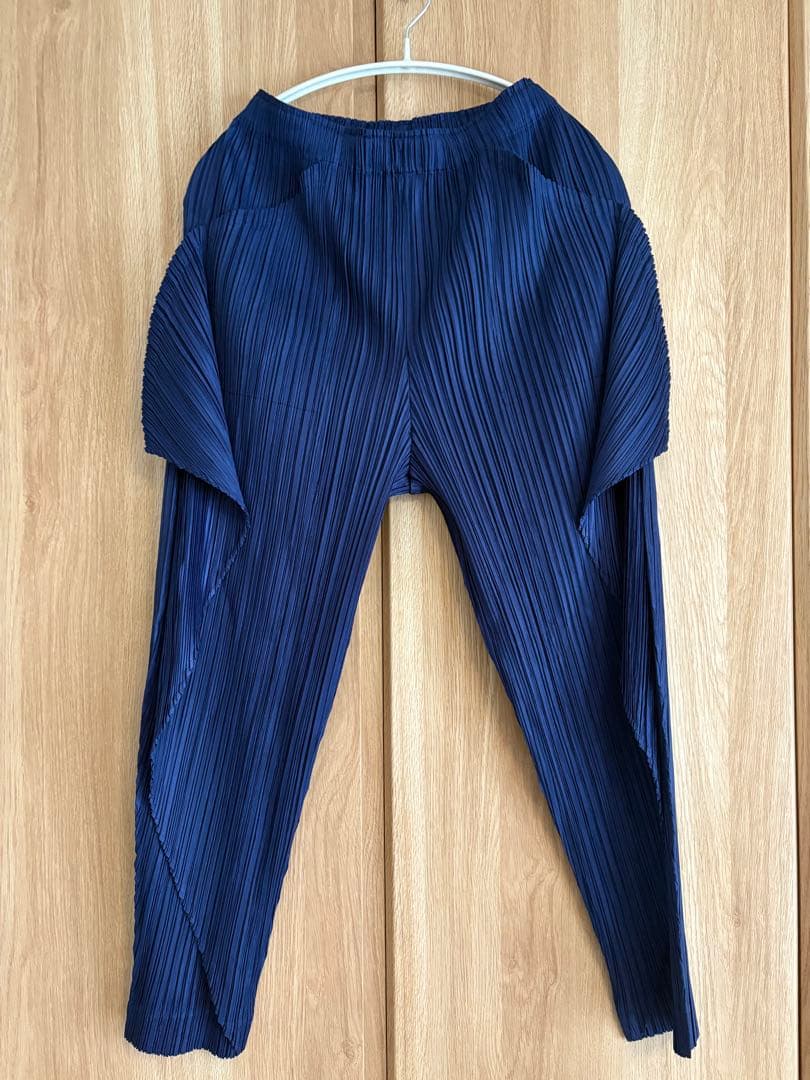 PLEATS PLEASE ネイビーパンツ　サイズ3