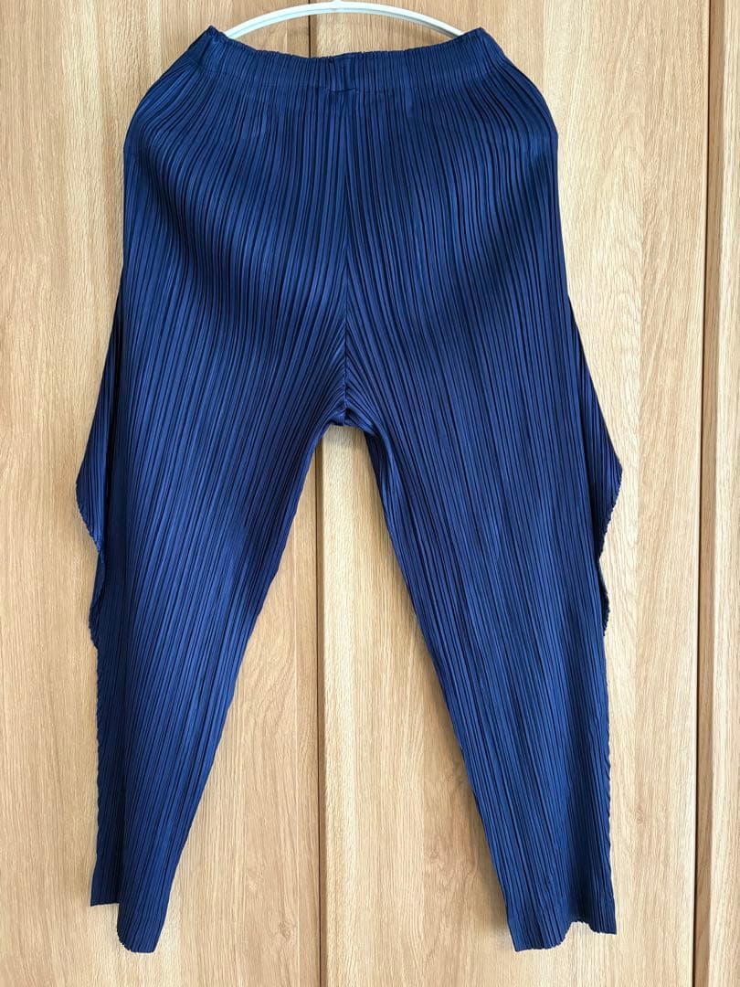 PLEATS PLEASE ネイビーパンツ　サイズ3