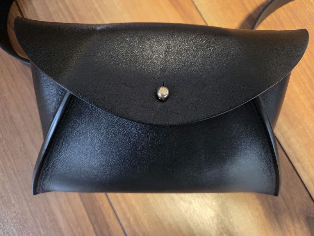 MANUELA マヌエラ　ベルトバッグ