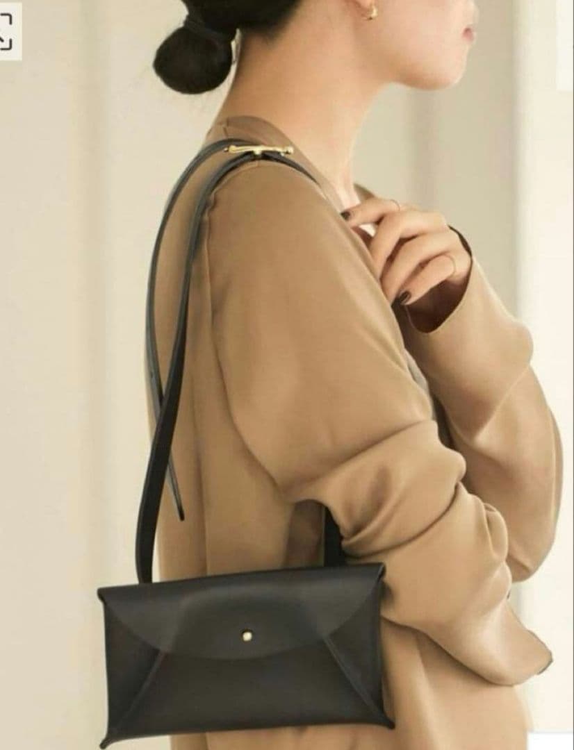 MANUELA マヌエラ　ベルトバッグ