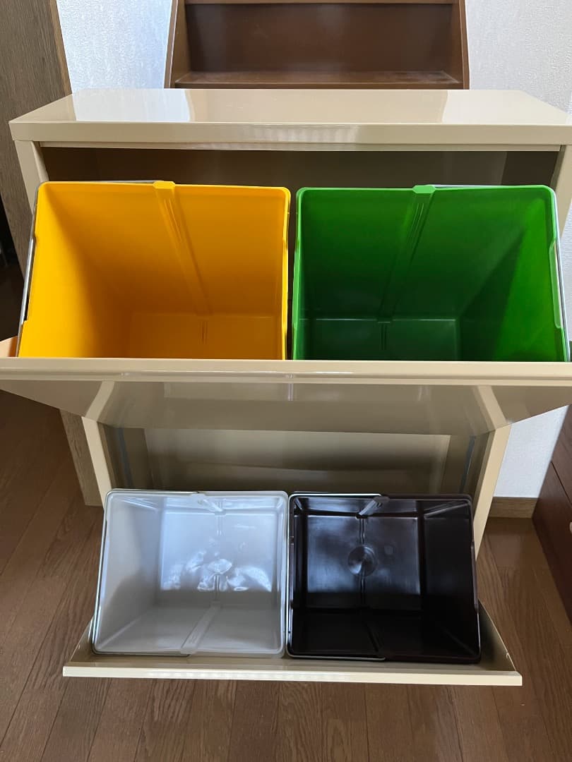 DOTTUS（ドッタス） リサイクルビン4 分別ゴミ箱 希少な光沢ベージュカラー