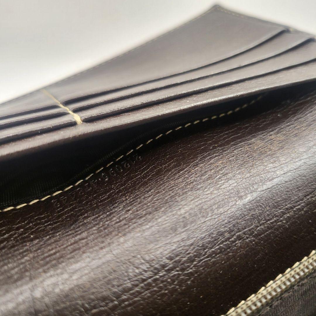 GUCCI GGキャンバス 長財布 ブラウン レザー 金具付き 定番人気