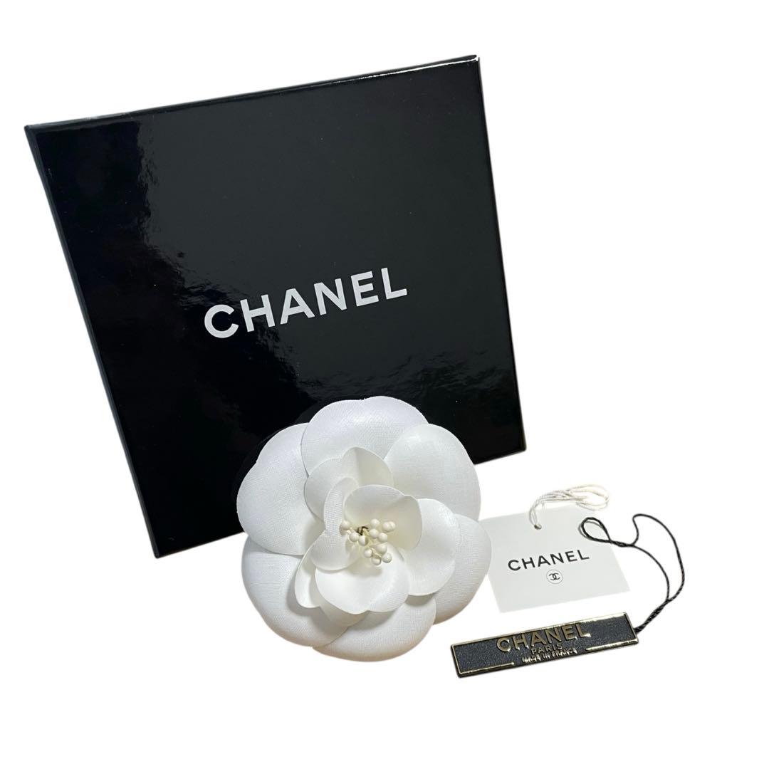 未使用級✨CHANEL シャネル カメリア ブローチ コサージュ フラワー 白