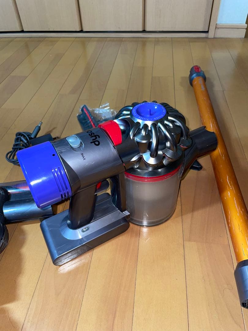 dyson SV10ダイソンV8コードレスクリーナー2
