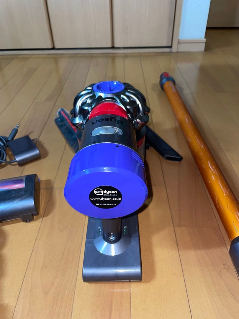 dyson SV10ダイソンV8コードレスクリーナー2