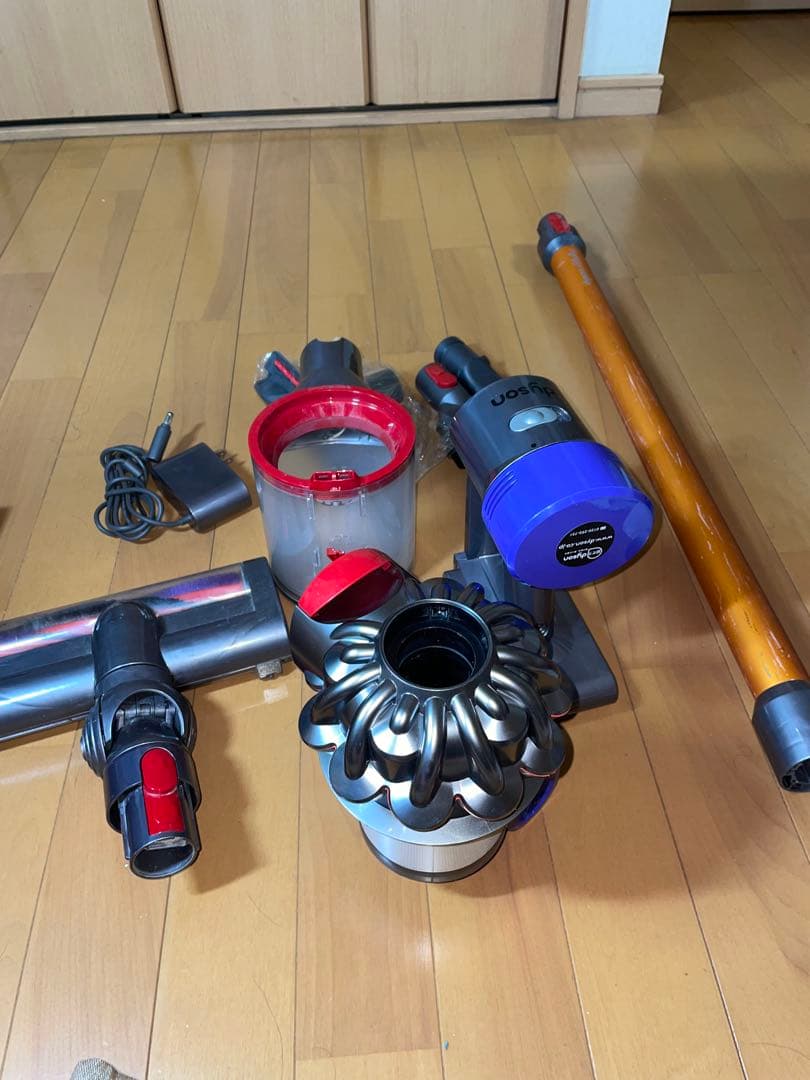 dyson SV10ダイソンV8コードレスクリーナー2