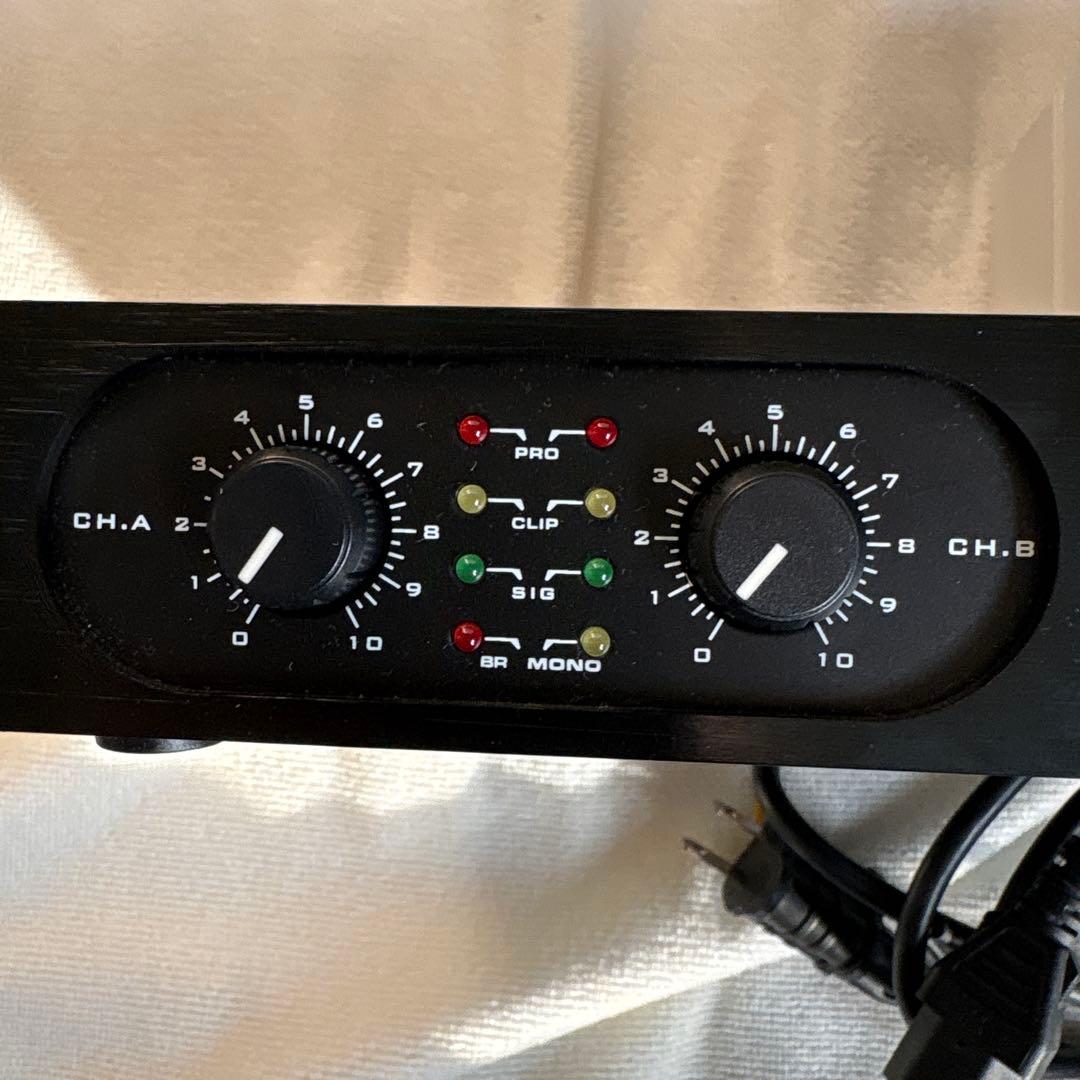 CLASSIC PRO DCP1100 パワーアンプ