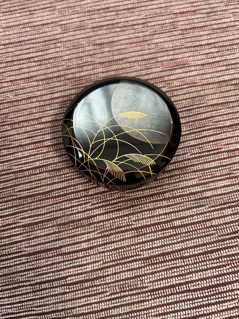 茶器 茶道具 香合 溜面取　武蔵野蒔絵　錫縁　谷川真斎作