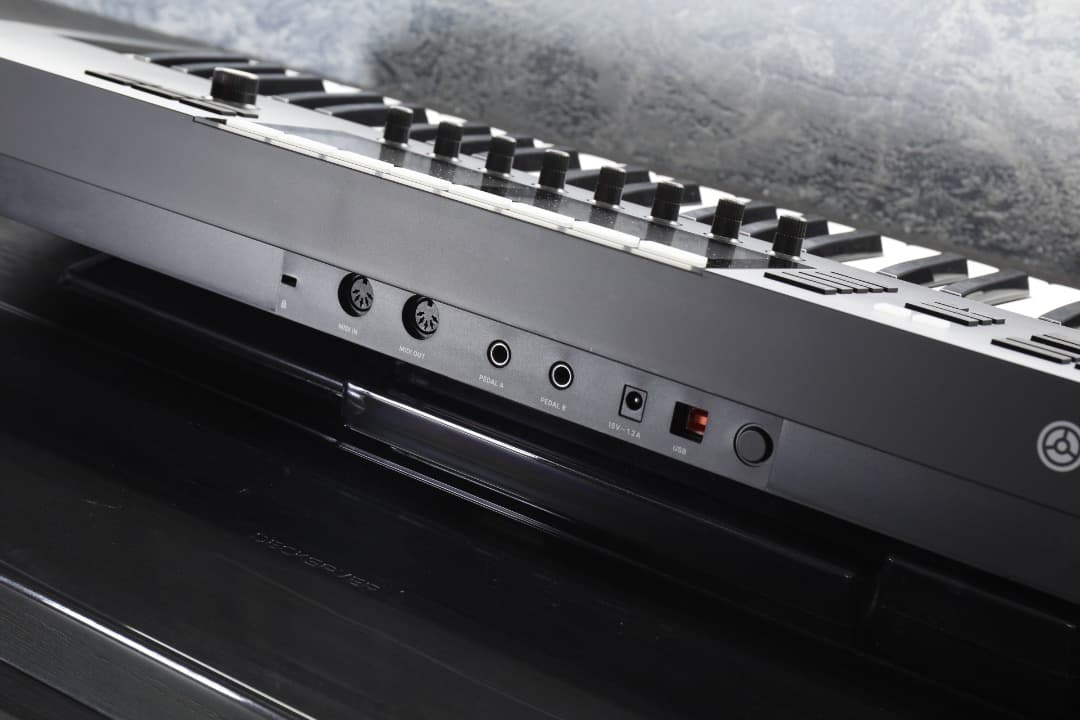 KOMPLETE KONTROL S49 MK2 キーボード