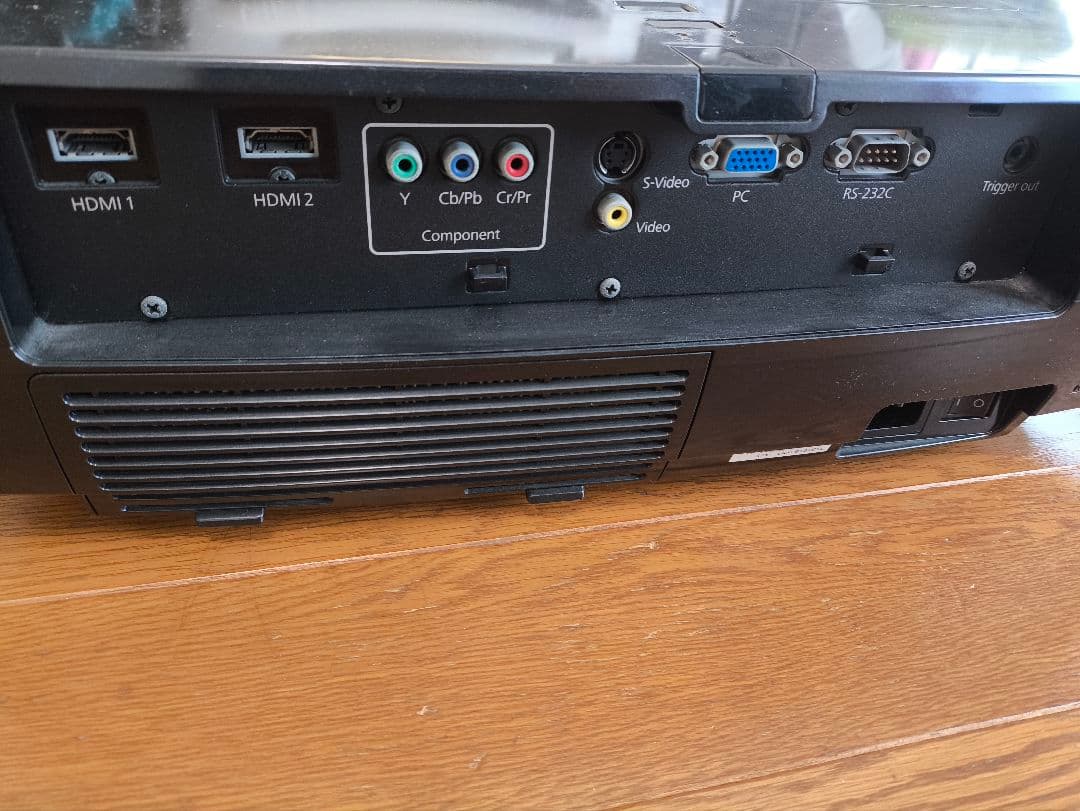 液晶プロジェクター EPSON dreamio EH-TW4000