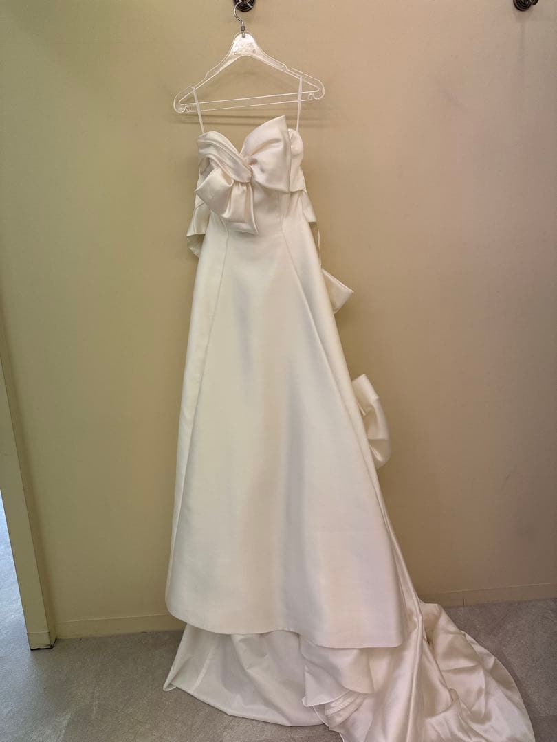ウェディングドレス ストラップレス サテン