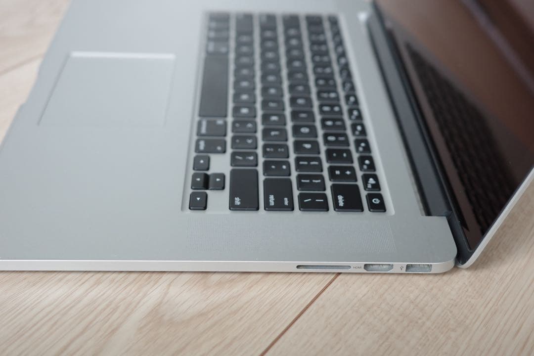 【Apple】MacBookPro 15インチ【動作確認済・箱付】