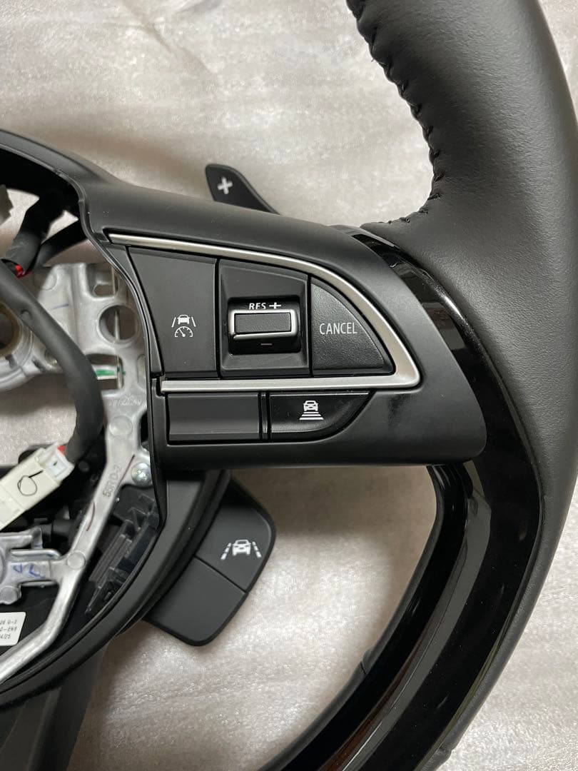 フロンクス 4AA-WDB3S ハンドル