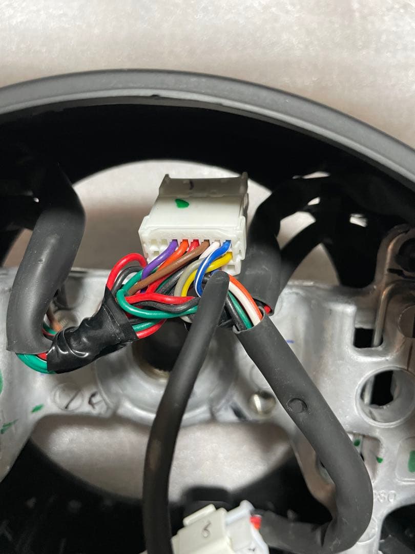 フロンクス 4AA-WDB3S ハンドル