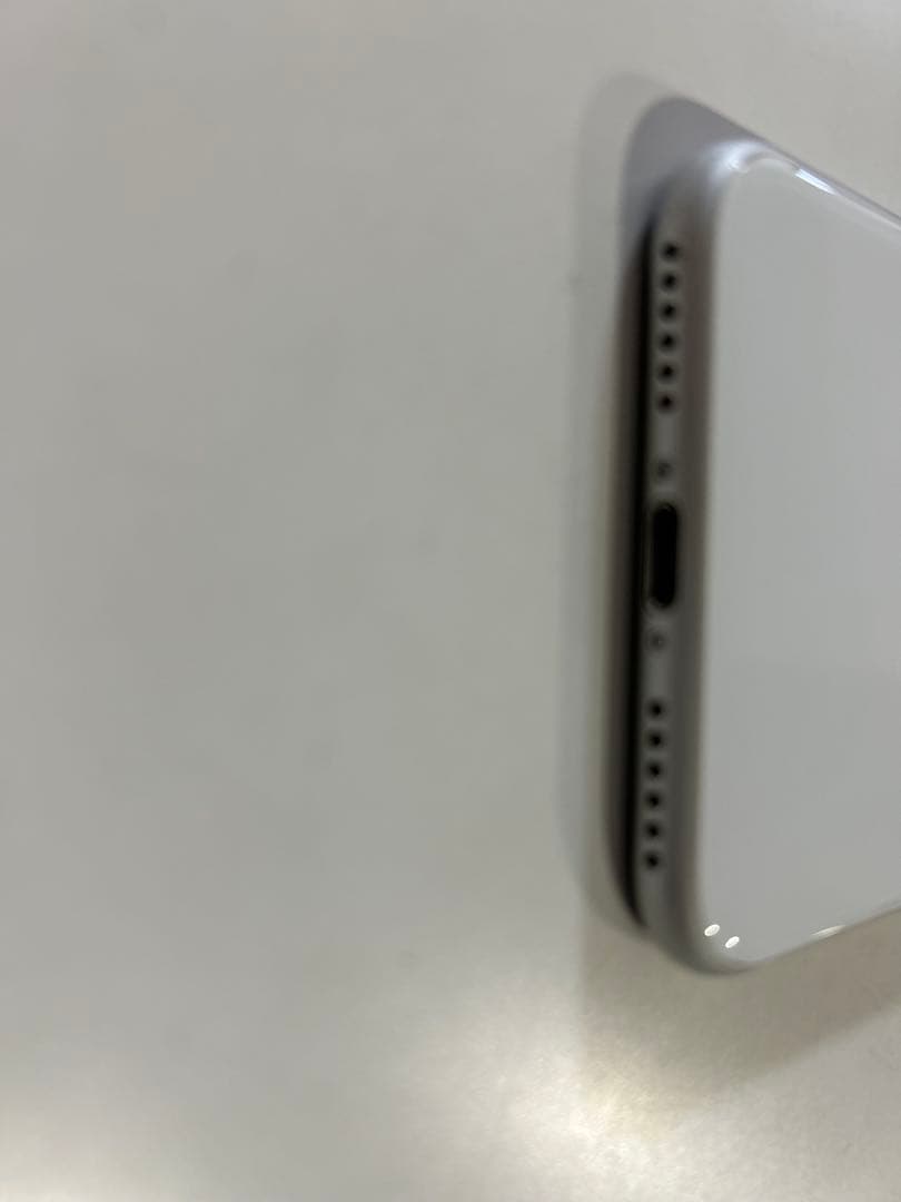 【美品‼️】iPhoneSE 第2世代　ホワイト