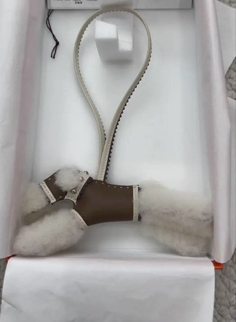 HERMES エルメス・バディ チャーム　エトゥープ