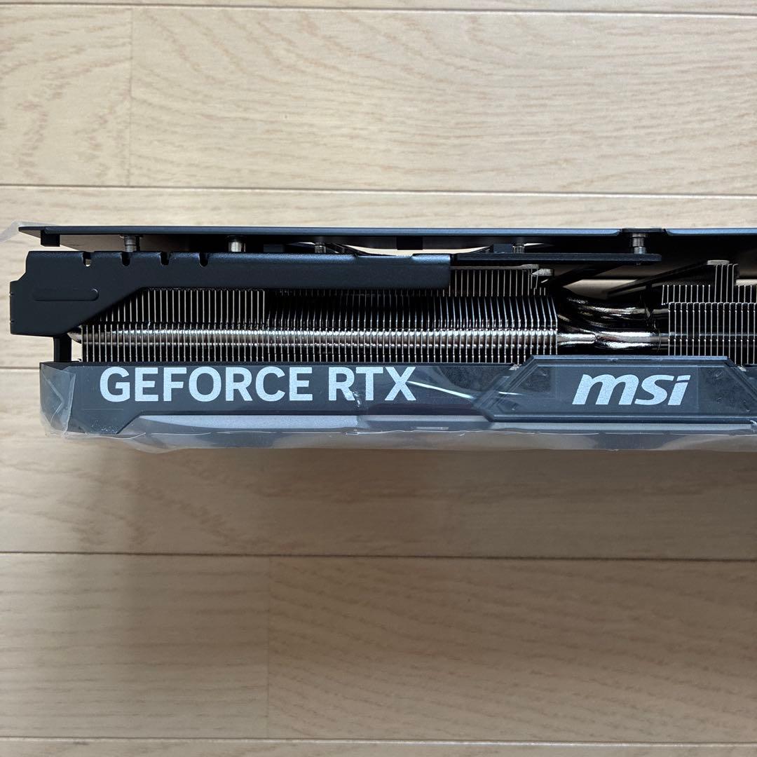 グラフィックボード　グラボ 4090 ヒートシンク　ファン　など