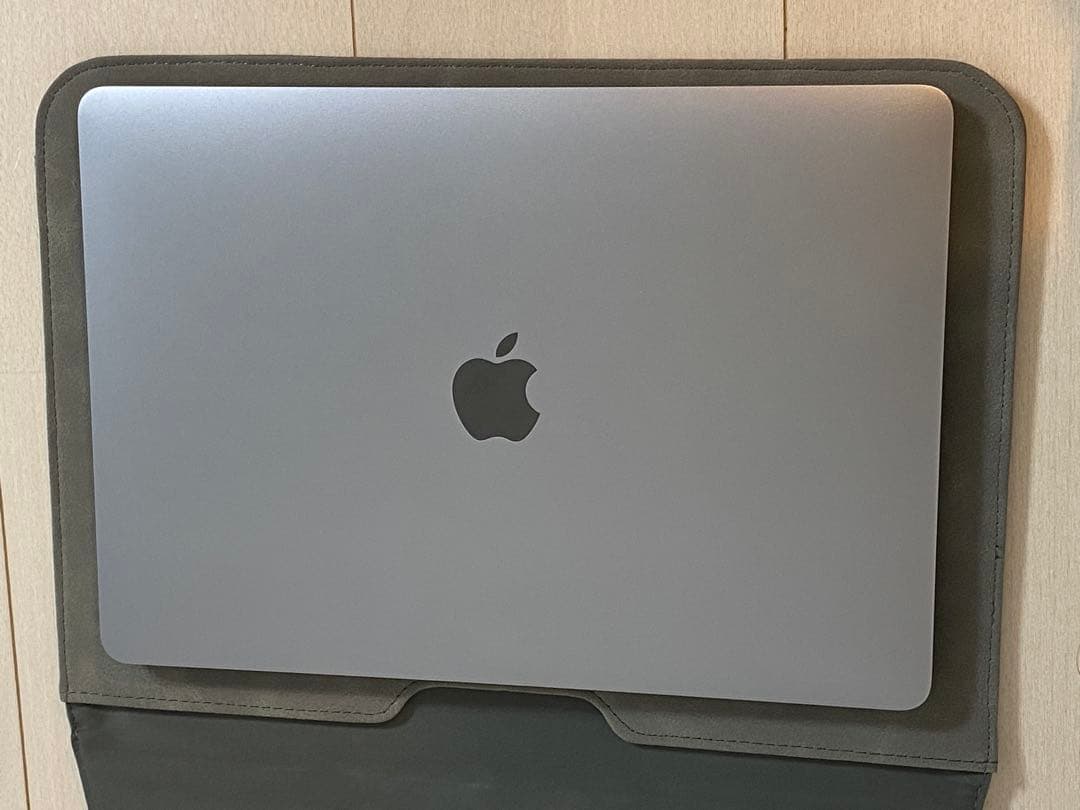MacBook Pro スペースグレー