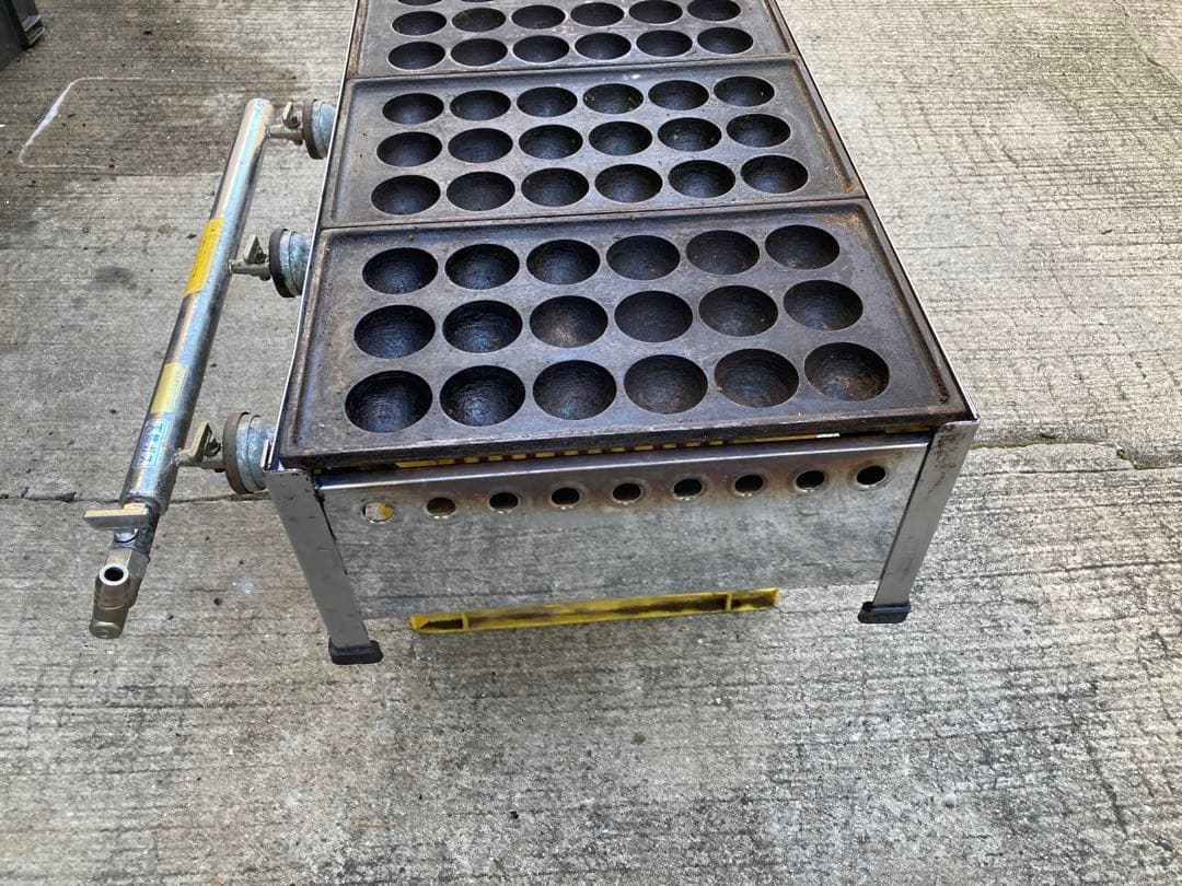 たこ焼き屋 天然ガス式 28個X3連84個と18個X3連54個のプレート付き