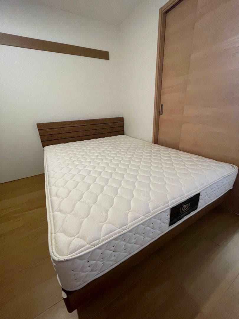 チャマ【Serta】極美品　ベッドマットレス+フレーム　ワイドダブル