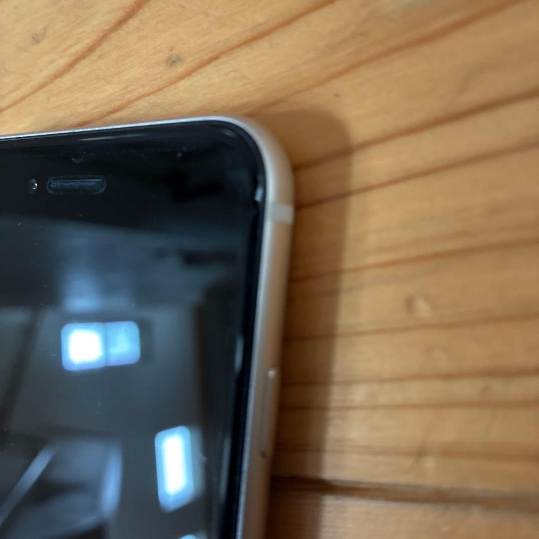 Apple iPhone SE 第3世代64GBホワイト本体