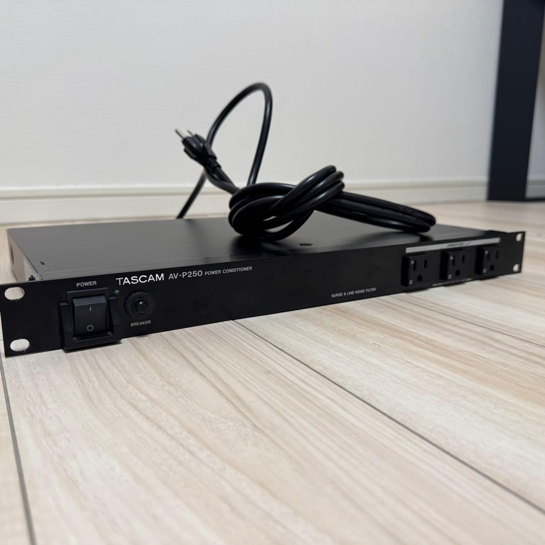 TASCAM AV-P250 電源コンディショナー