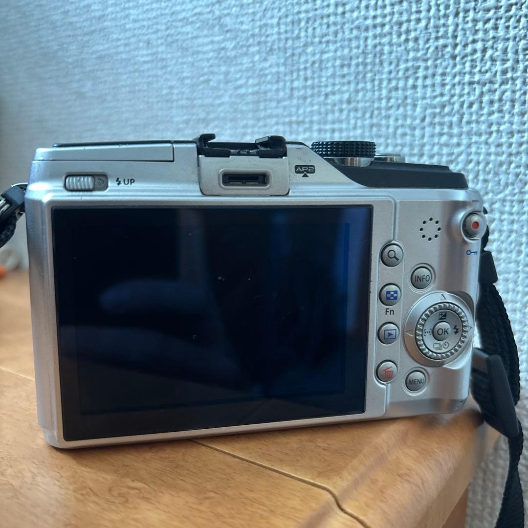 OLYMPUS PEN E-PL2 ミラーレス一眼 (本体)