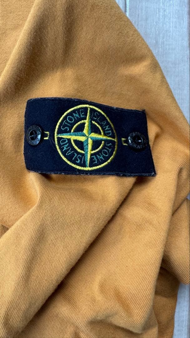 STONE  黄色長袖トレーナー