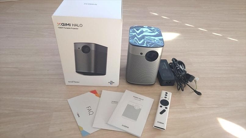 XGIMI Halo ホームプロジェクター(X-Floorスタンド付き)