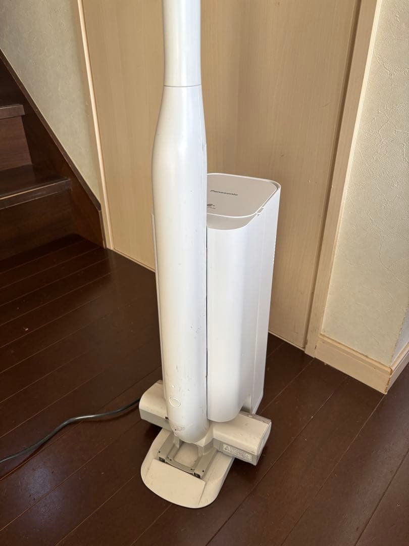 Panasonic MC-NS10K コードレスクリーナー 2023年製