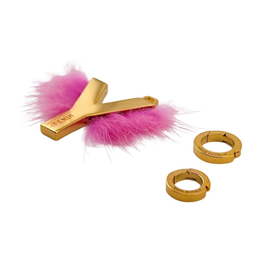 【極美品】フェンディ エイビークリック Y ペンダントップ イニシャル チャーム