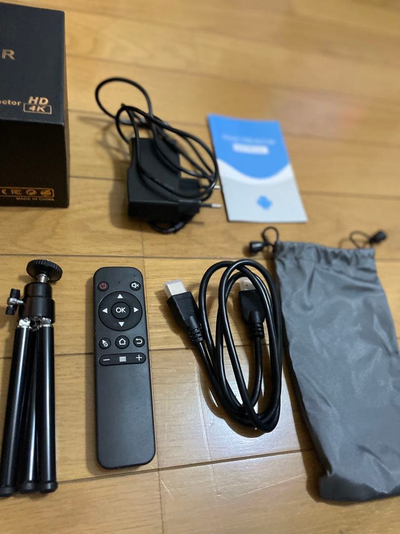 スマートミニプロジェクター　モバイルプロジェクター