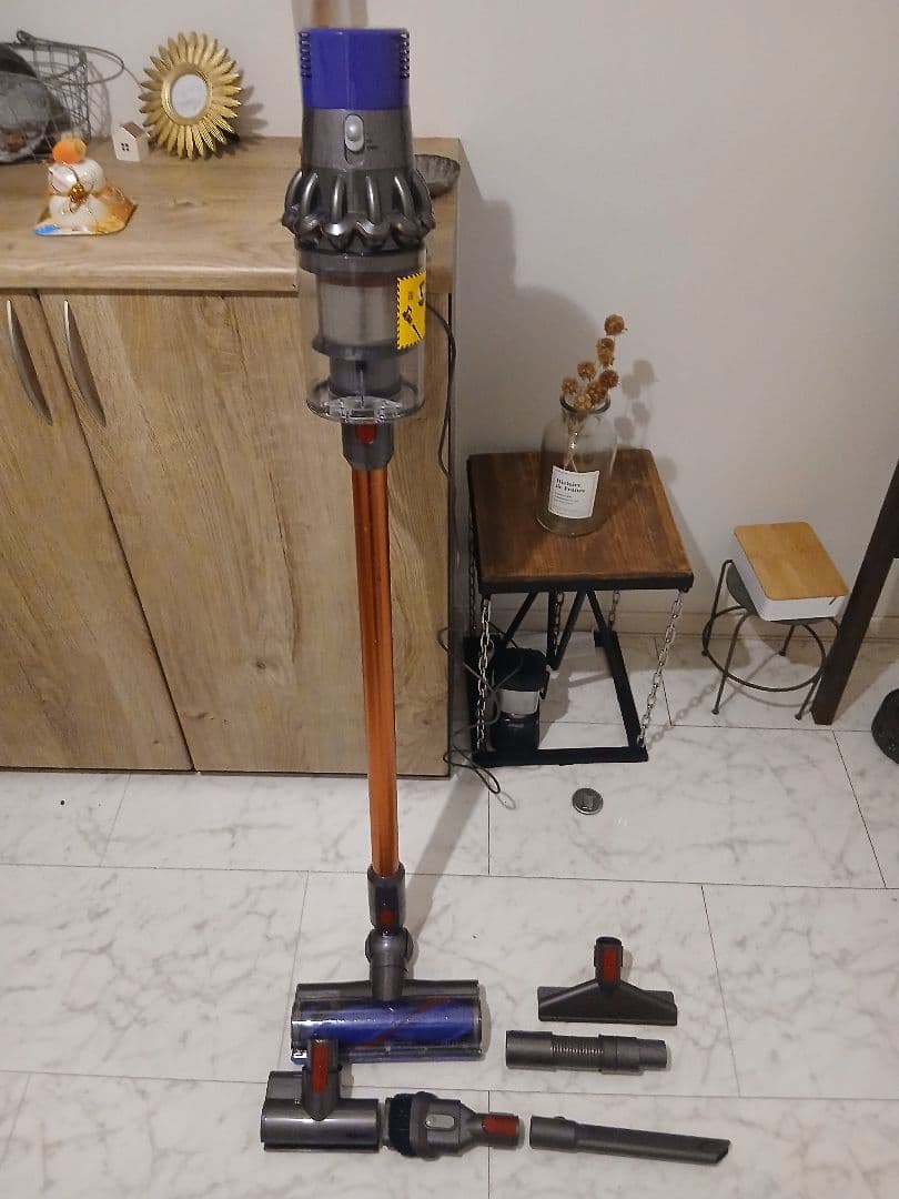 ひ*な様 Dyson V10 Fluffy 本体一式 動作確認済