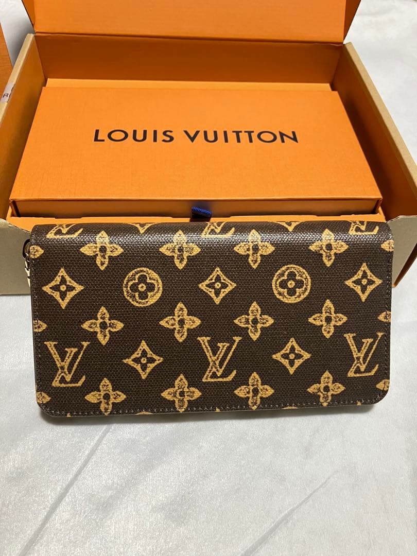 LOUIS VUITTON ジッピーウォレット長財布　日本限定新作