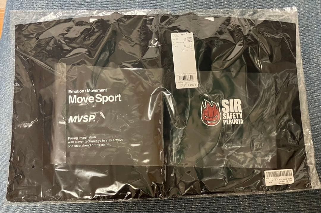 石川祐希 ムーブスポーツ ペルージャコラボTシャツ
