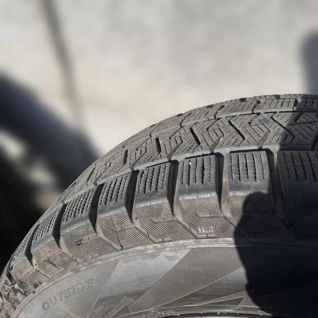 美品ピレリ製195/65r15スタッドレスタイヤをWEDS製アルミホイールに装着