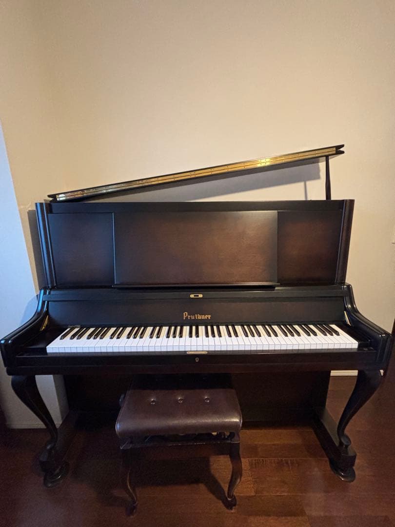 Prutner製アップライトピアノ MP700