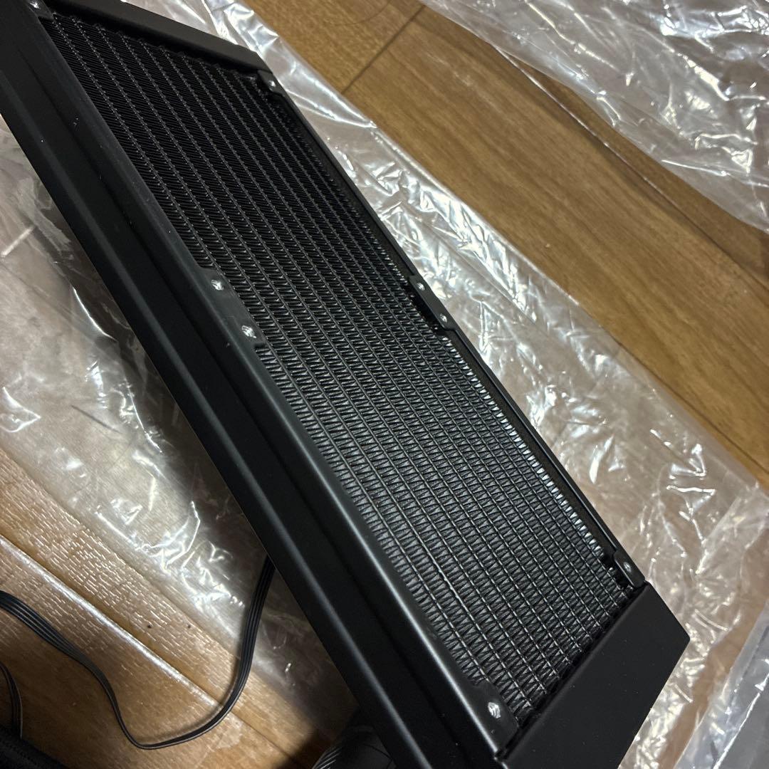 ASUS TUF GAMING LC II 240 ARGB 中古品