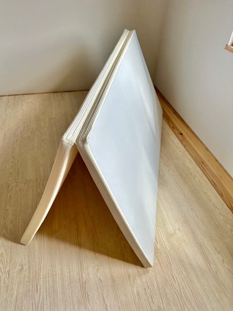 Caraz カラズ　プレイマット 140×140×4㎝　2段　ホワイト×グレー