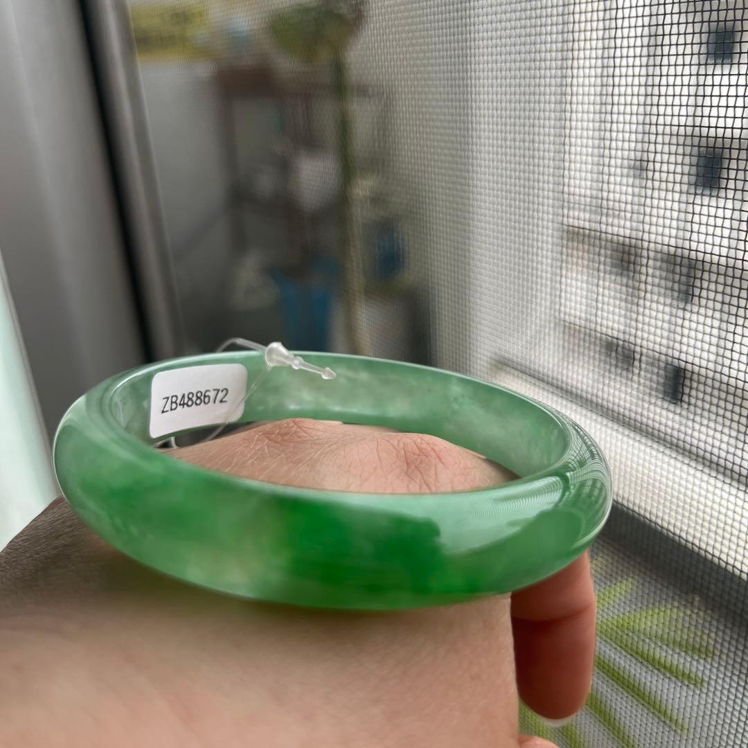 氷翡翠バングル【鑑定書付き】