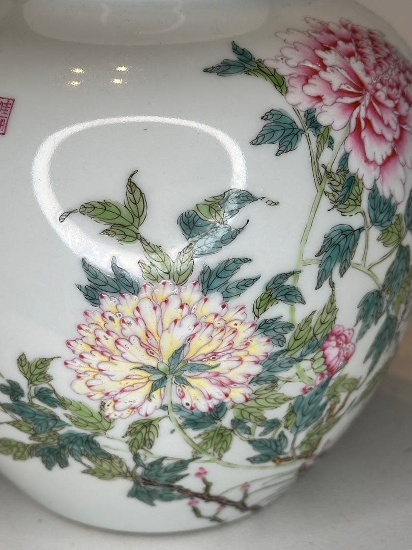 中国清時代 大清雍正年製款 彩絵牡丹花蝶文 詩文花瓶 賞瓶 傷あり 古陶磁骨董品