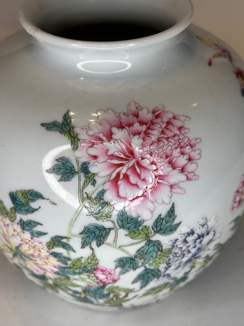 中国清時代 大清雍正年製款 彩絵牡丹花蝶文 詩文花瓶 賞瓶 傷あり 古陶磁骨董品