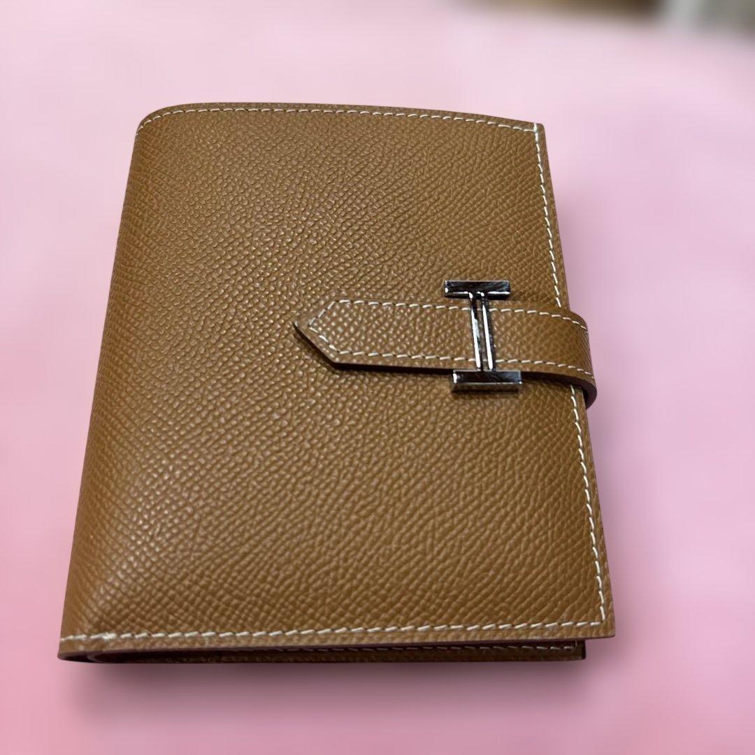 HERMESノベルティ折りたたみ茶色財布新品未使用最終価格です