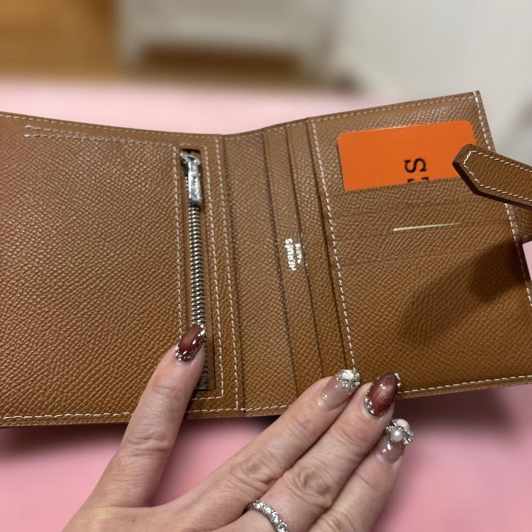 HERMESノベルティ折りたたみ茶色財布新品未使用最終価格です