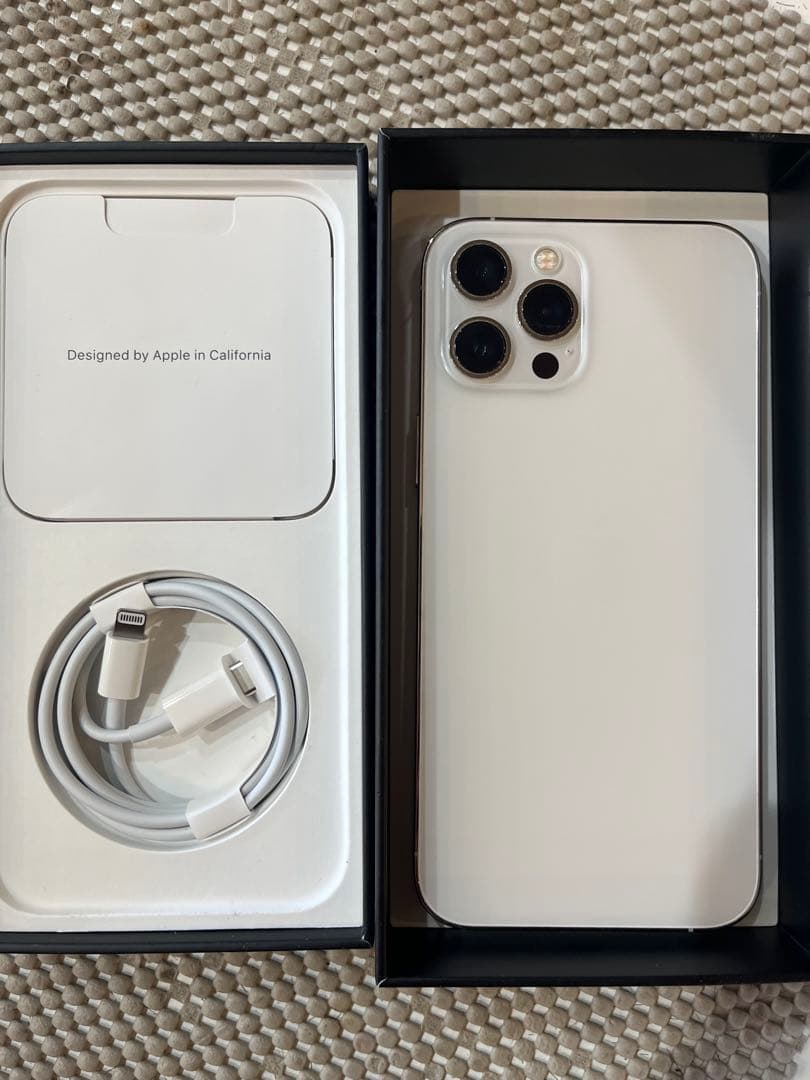 Apple iPhone 12 Pro maxシルバー 本体