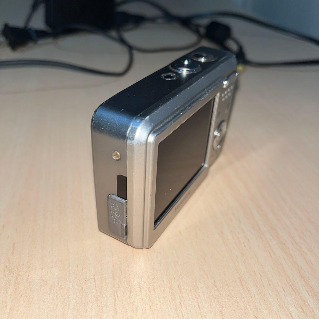 動作品 FUJIFILM FINEPIX F31fdコンパクトデジタルカメラ