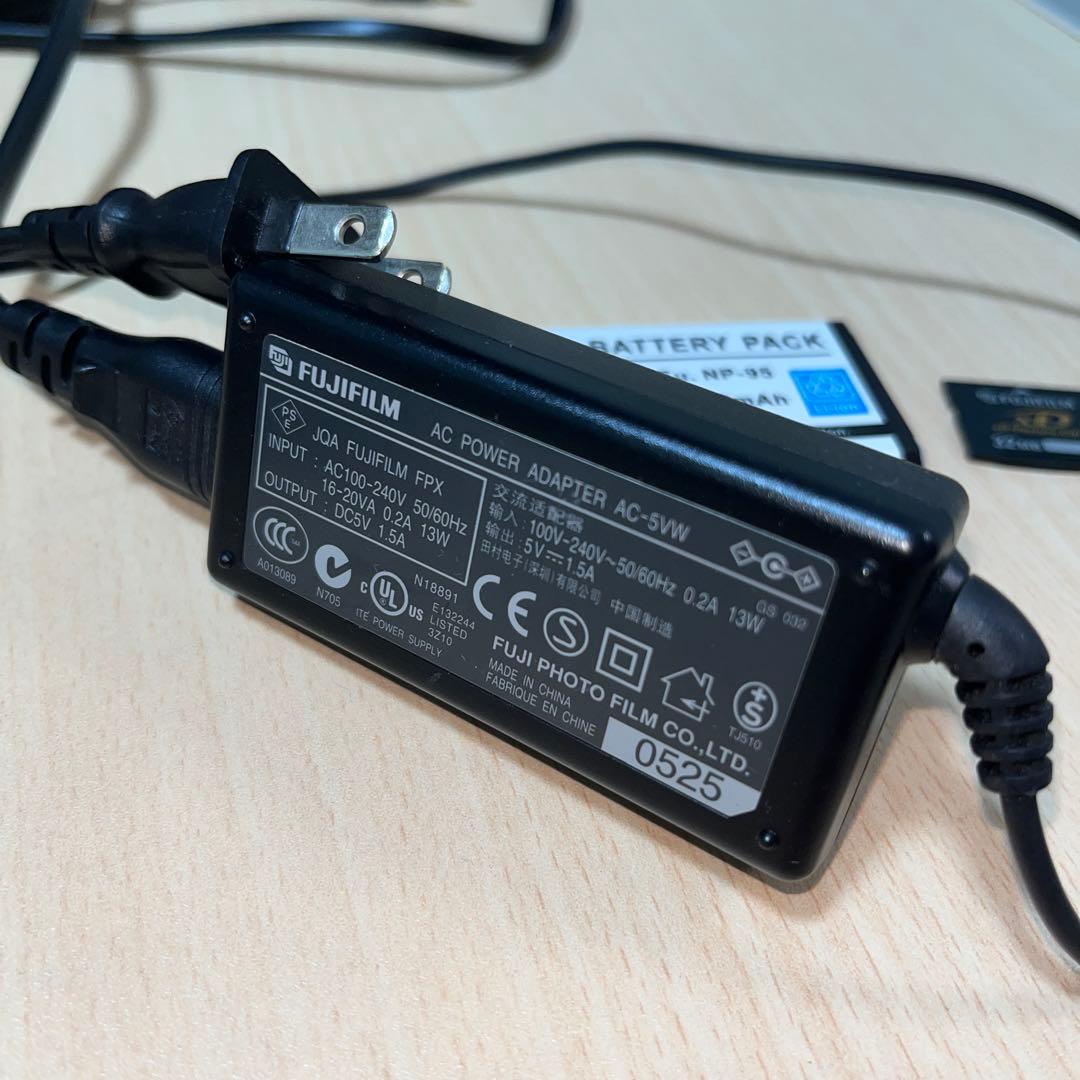 動作品 FUJIFILM FINEPIX F31fdコンパクトデジタルカメラ